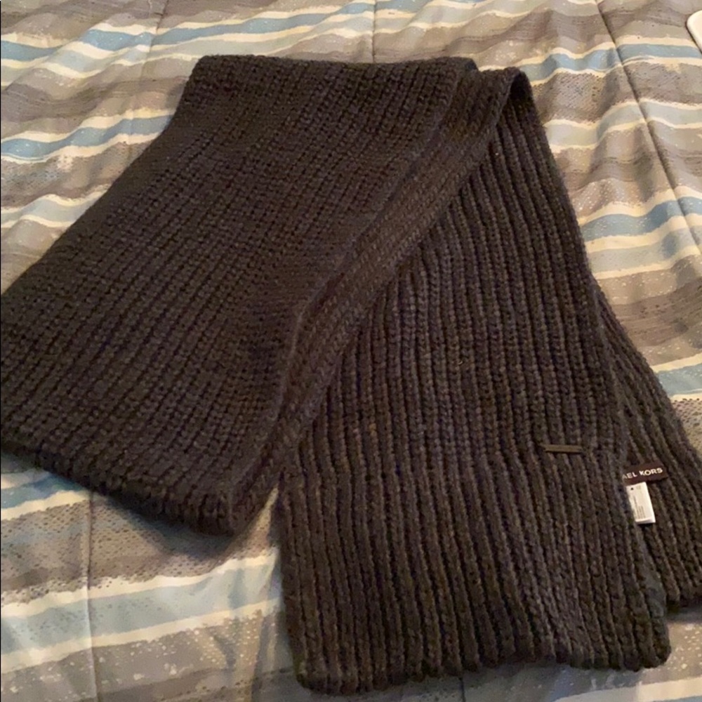 Women’s MK scarf